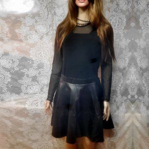 Comme leather mini skirt. Size L